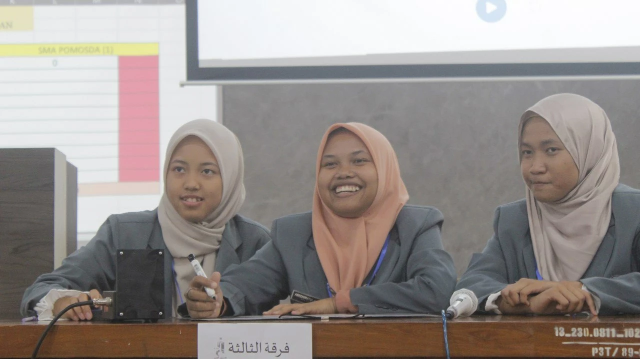 SMA POMOSDA Raih Peringkat 10 Besar Solo Vocal di Event Bahasa UIN Malang